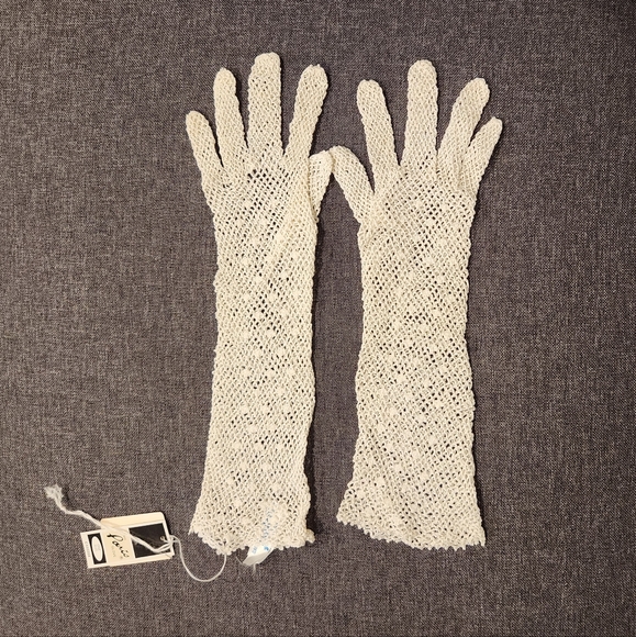 Vintage Long Crochet Lace Gloves - Picture 2 of 2